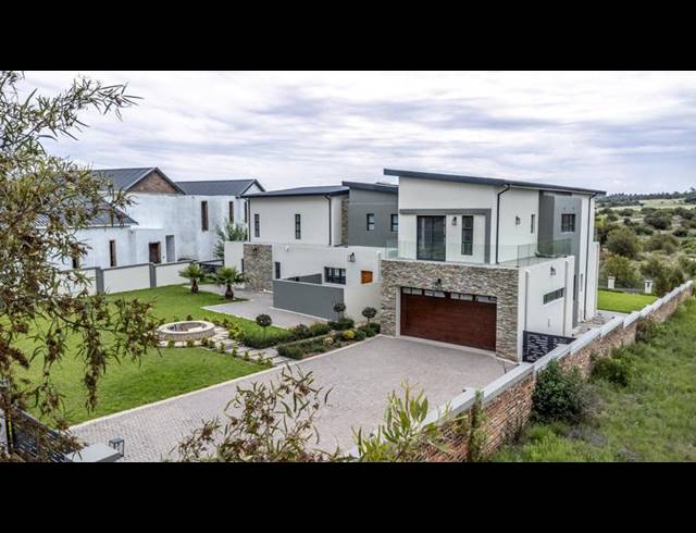 4 BEDROOM PROPERTY TO RENT IN COPPERLEAF ESTATE